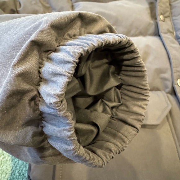 The North Face boy’s down jacket. 100% genuine North Face brand. - Picture 6 of 7